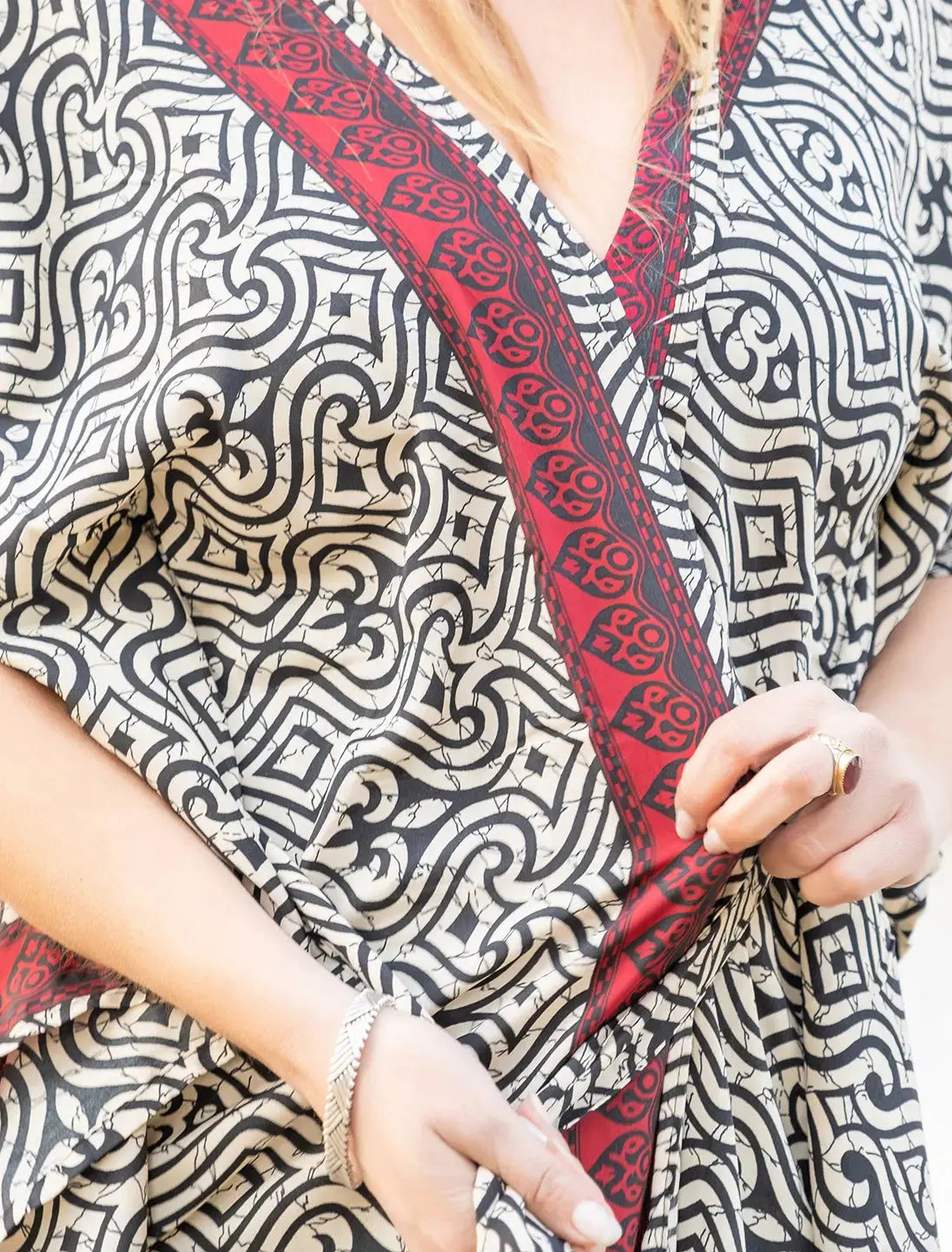 Kimono donna lungo Mohini in seta indiana - Picche nero Namastemood