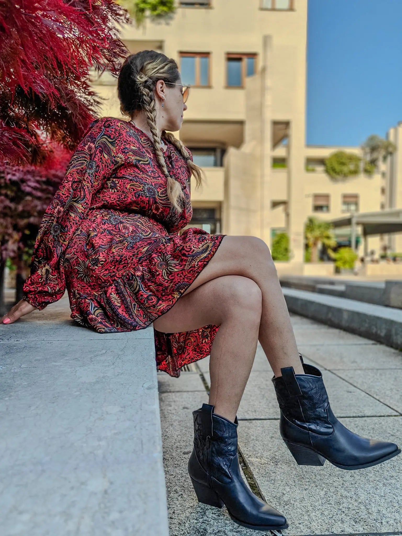Vestito corto e maniche lunghe Shilpa in seta indiana - Misto fiori rosso Namastemood
