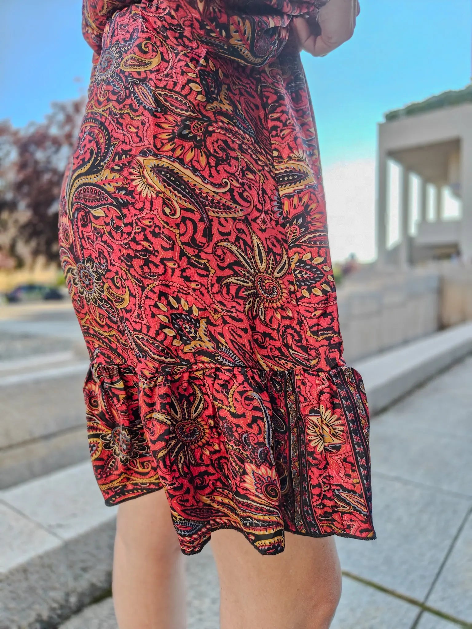 Vestito corto e maniche lunghe Shilpa in seta indiana - Misto fiori rosso Namastemood