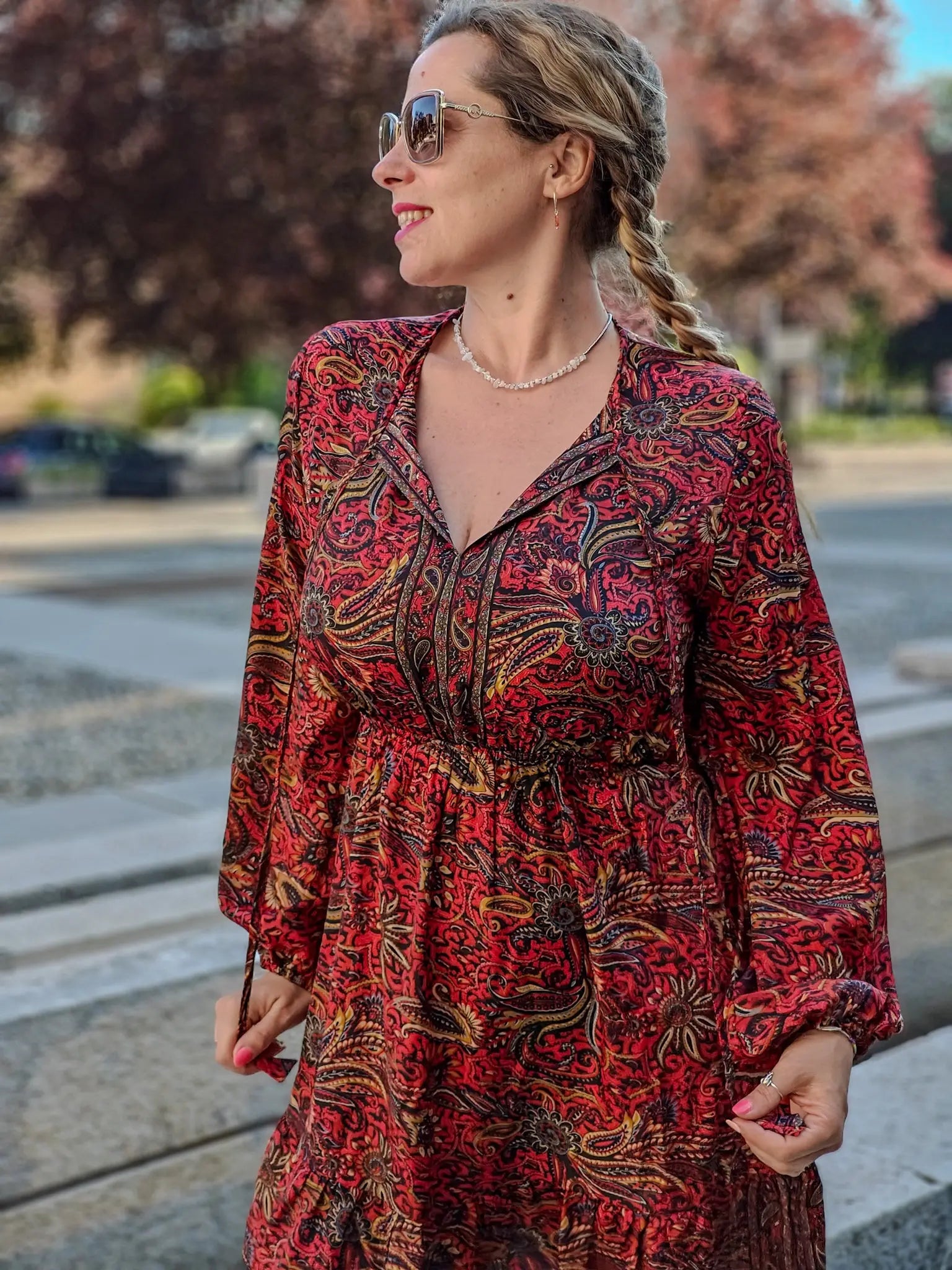 Vestito corto e maniche lunghe Shilpa in seta indiana - Misto fiori rosso Namastemood