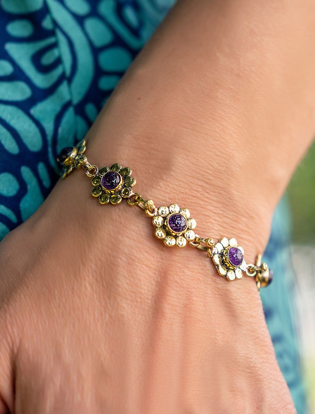 Golden bracelet with daisies and Tiger&