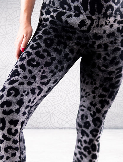 Pantaloni leggings donna eleganti e modellanti - Leopardo chiaro-scuro Namastemood