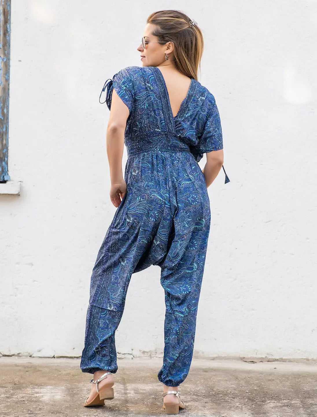 Jumpsuit lungo Vanita in seta indiana maniche a 3/4 e fascia in vita - Misto fiori blu Namastemood