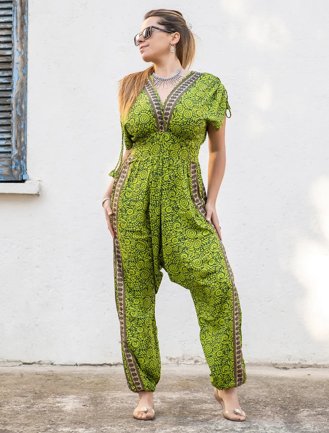 Jumpsuit lungo Vanita in seta indiana maniche a 3/4 e fascia in vita - Spirale verde chiaro Namastemood