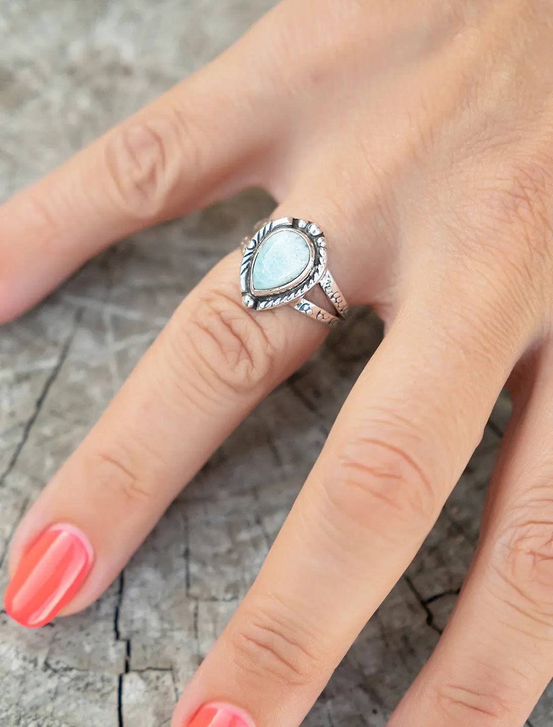 Anello donna in argento a goccia con greche e pietra Larimar Namastemood