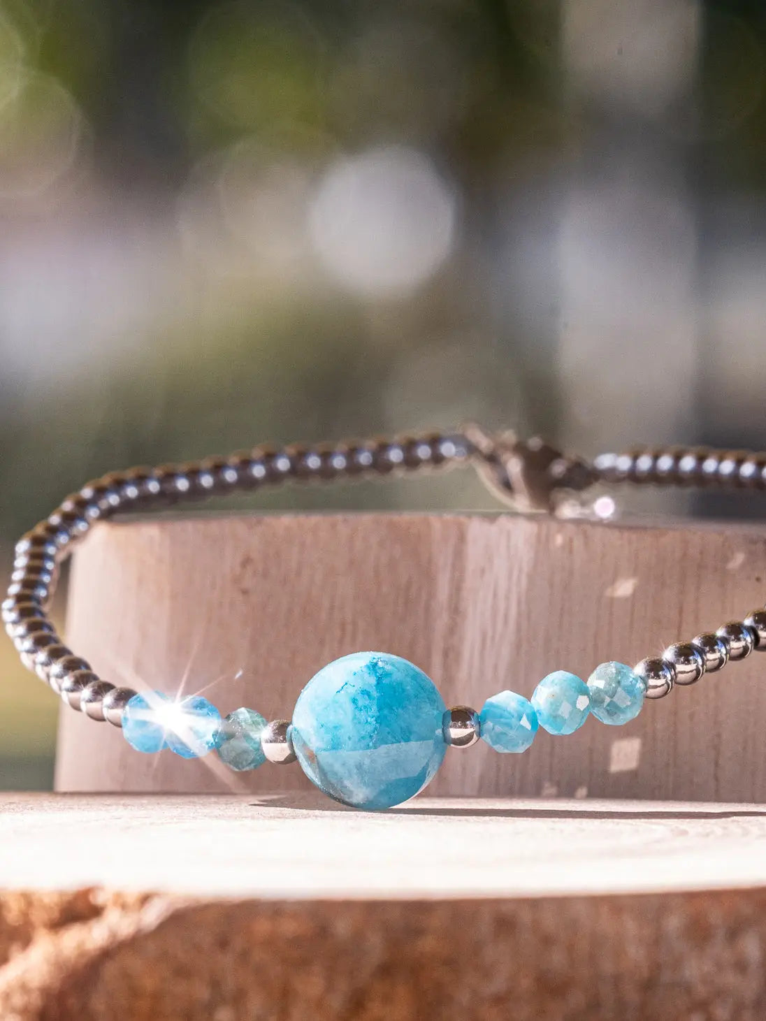 Bracciale con pietre rotonde Calcedonio blu e ematite Namastemood