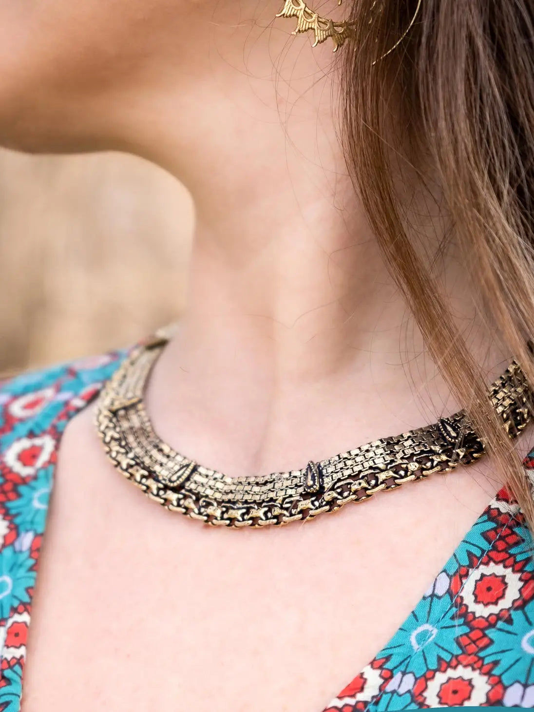 Collana dorata a collare rigido stile antico Namastemood