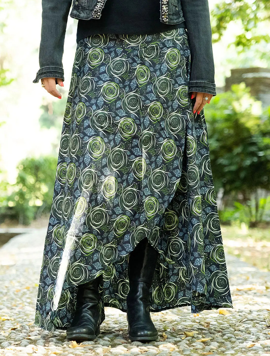 Gonna lunga con spacco Lipika - Fiore spirale verde militare Namastemood