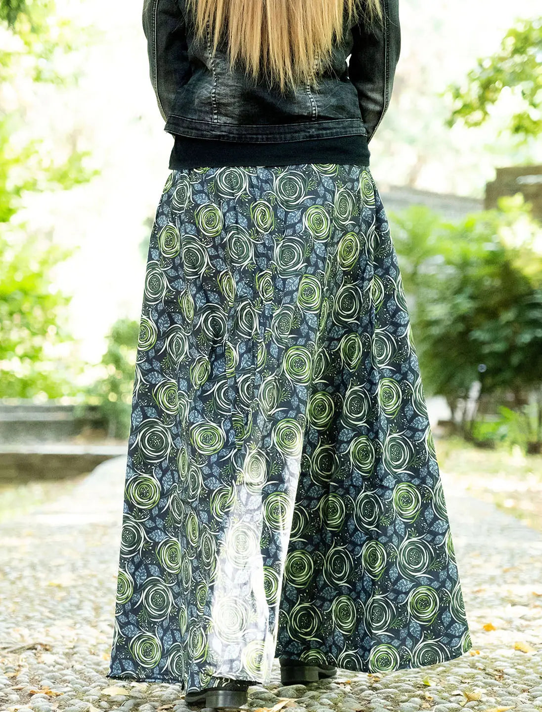 Gonna lunga con spacco Lipika - Fiore spirale verde militare Namastemood