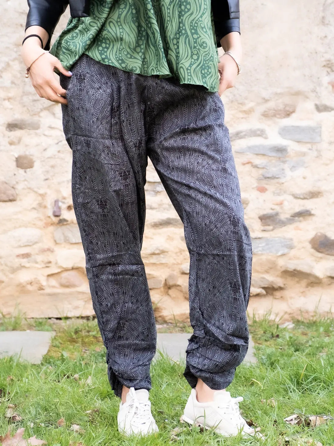 Pantalone donna Kunda a sigaretta retro elasticizzato - Grigio scuro Namastemood