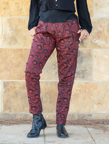 Pantalone donna lungo a sigaretta Tejal - Fiore nero rosso Namastemood