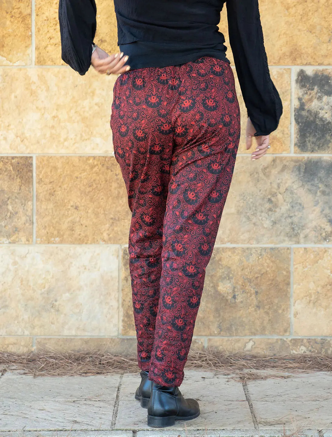 Pantalone donna lungo a sigaretta Tejal - Fiore nero rosso Namastemood