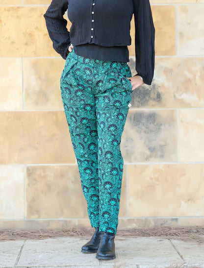 Pantalone donna lungo a sigaretta Tejal - Fiore nero verde Namastemood