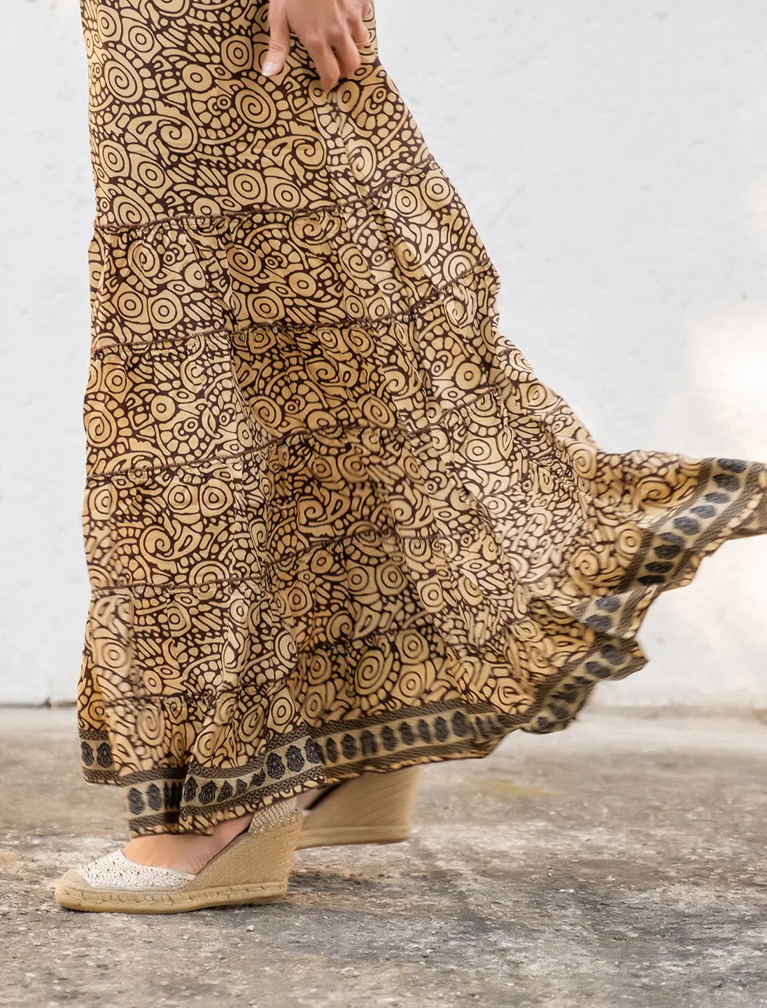 Vestito lungo Ela in seta indiana con spalline elastiche - Spirale bronzo Namastemood